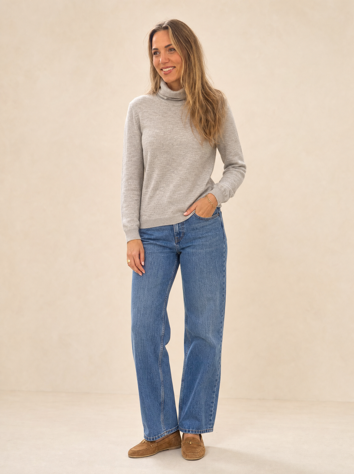 SibinLinnebjerg | Rullekrave | Katharina | Merino | Lys grå